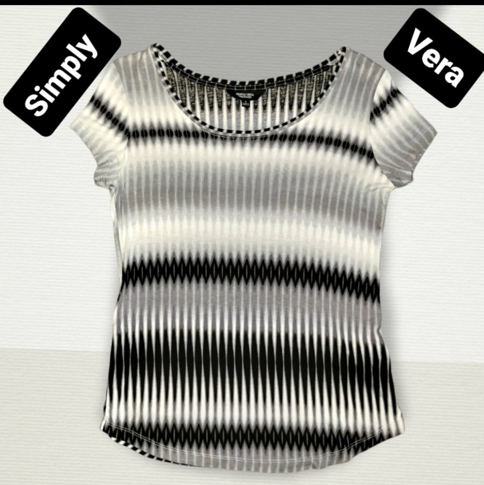 NWOT Simply Vera Women's Top Size Small